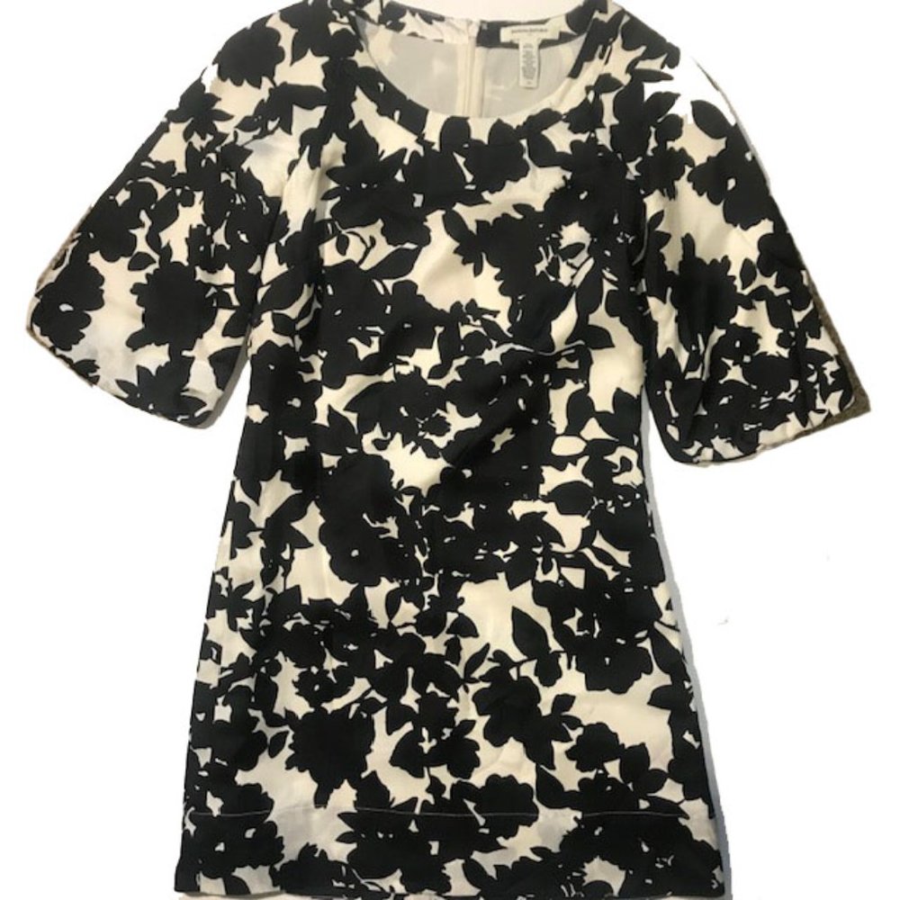 Banana Republic Silk Blend Black & White Floral Dress Size XS